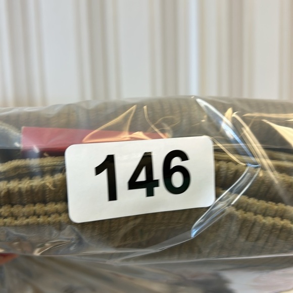 Levi's Low Pro/ NWT/Mid Rise/ Corduroy/ 2 pairs 27/30 and 29/30 - Picture 10 of 11